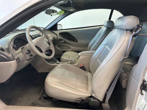 Used 2001 Ford Mustang Premium RWD image 10