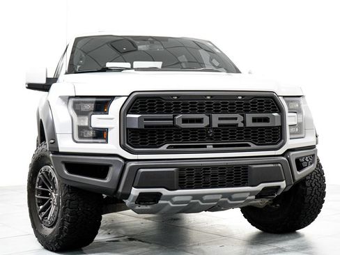 Used 2019 Ford F150 Raptor w/ Equipment Group 802A Luxury AWD/4WD image 3