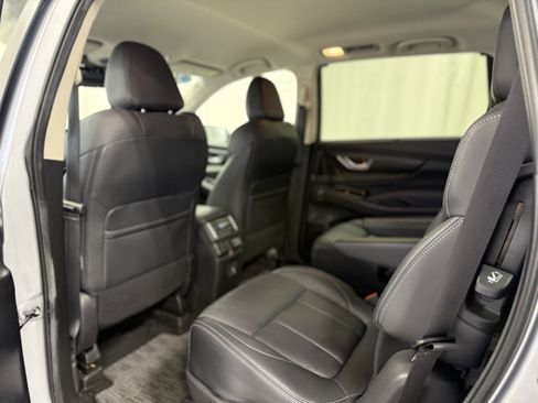 Used 2023 Subaru Ascent Limited image 27