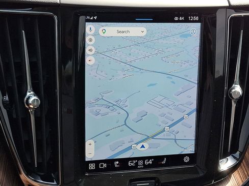 Certified 2023 Volvo XC60 B5 Plus w/ Climate Package image 18