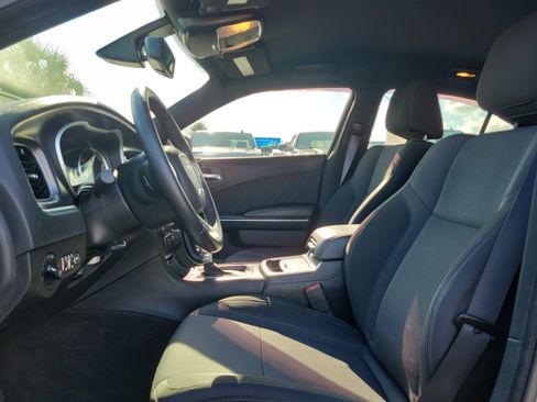 Used 2016 Dodge Charger SXT RWD image 14