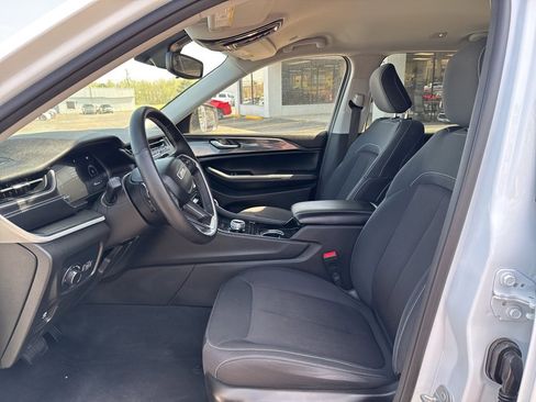 Used 2022 Jeep Grand Cherokee L Laredo w/ Luxury Tech Group I image 19