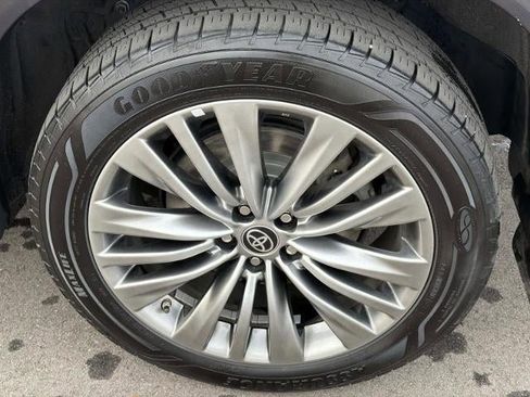 Used 2022 Toyota Highlander Platinum image 48