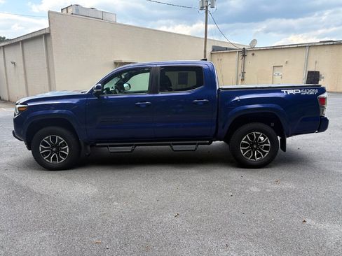 Used 2022 Toyota Tacoma TRD Sport w/ Technology Package AWD/4WD image 8