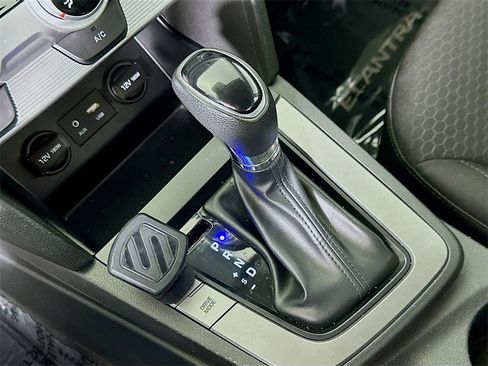 Used 2019 Hyundai Elantra SE w/ Cargo Package image 29