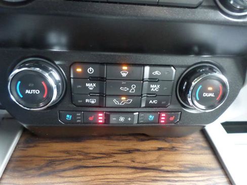 Used 2019 Ford F150 Lariat image 16