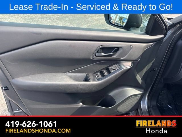 Used 2025 Nissan Rogue S FWD image 11