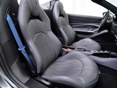 Certified 2022 Ferrari F8 Tributo RWD image 17
