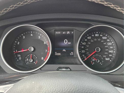 Used 2021 Volkswagen Tiguan SE FWD image 29