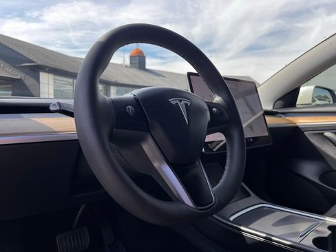 Used 2021 Tesla Model 3 Standard Range Plus image 34