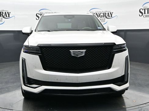 Used 2023 Cadillac Escalade Sport Platinum w/ LPO, ONYX Package AWD/4WD image 2