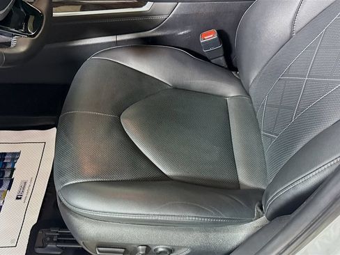 Certified 2024 Toyota Highlander Platinum AWD/4WD image 19