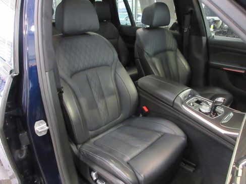 Used 2020 BMW X7 M50i image 25