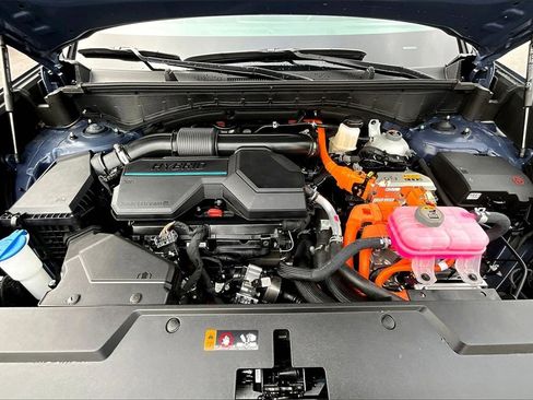 Used 2025 Hyundai Santa Fe Limited image 10