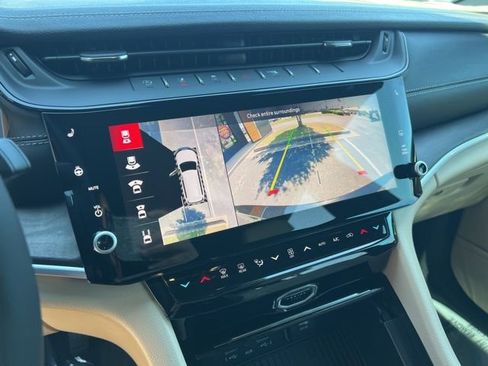 New 2026 Jeep Grand Cherokee L Limited w/ Luxury Tech Group II AWD/4WD image 15
