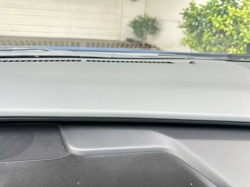 Used 2025 Toyota Prius LE image 18