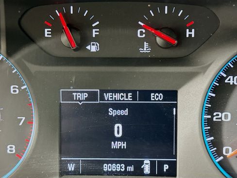 Used 2018 Chevrolet Traverse LT image 19