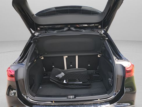 Certified 2025 Mercedes-Benz GLA 250 image 31