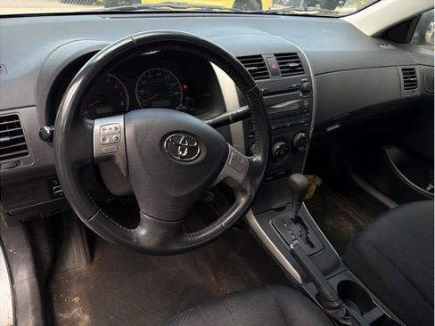 Used 2009 Toyota Corolla FWD image 2