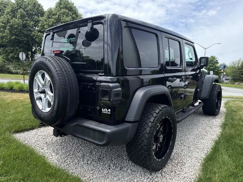 Used 2022 Jeep Wrangler Unlimited Sport w/ Sun And Sound Package AWD/4WD image 6