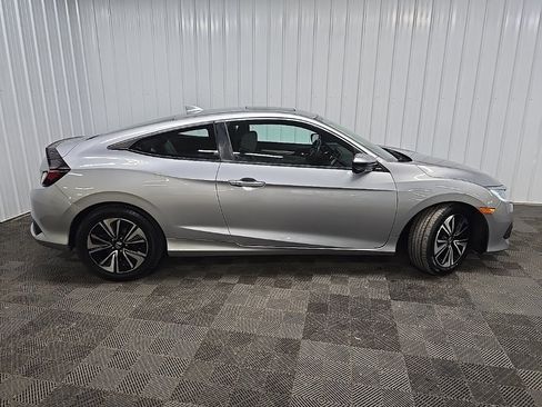 Used 2018 Honda Civic EX-T image 2