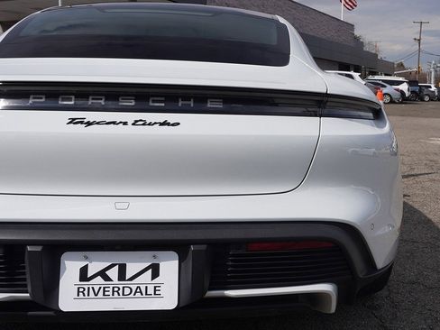 Used 2021 Porsche Taycan Turbo image 19
