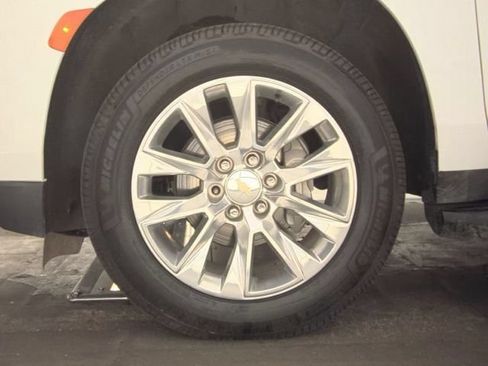 Used 2023 Chevrolet Tahoe Premier AWD/4WD image 15