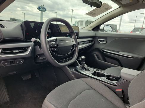 Used 2025 Kia K4 FWD image 21