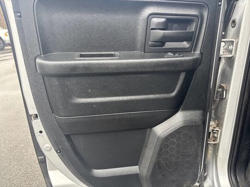 Used 2018 RAM 1500 ST w/ SXT Appearance Group AWD/4WD image 15