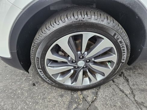 Used 2021 Buick Encore Preferred image 26