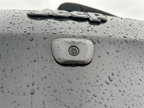 Used 2017 Jeep Cherokee Trailhawk image 14