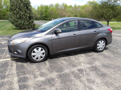 Used 2014 Ford Focus SE w/ SE Winter Package FWD image 8