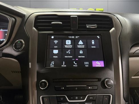 Used 2017 Ford Fusion SE w/ Fusion SE Technology Package FWD image 33