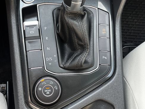 Used 2019 Volkswagen Tiguan SEL AWD/4WD image 28