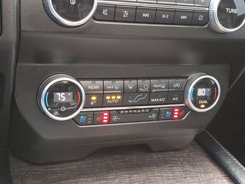 Used 2021 Ford Expedition Max Limited image 17