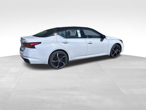New 2026 Nissan Altima 2.5 SR FWD image 4