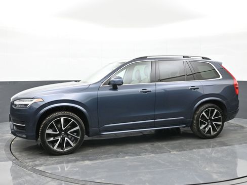 Used 2018 Volvo XC90 T6 Momentum w/ Convenience Package image 5