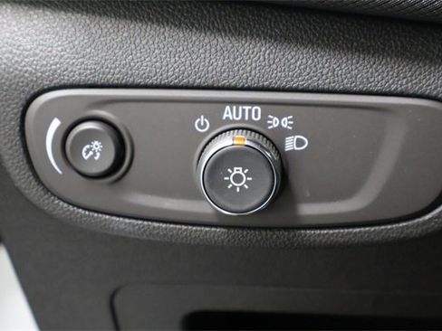 New 2025 Chevrolet TrailBlazer LT w/ Convenience Package image 16