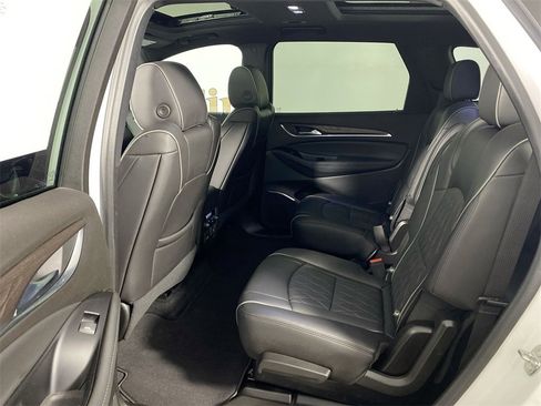 Used 2022 Buick Enclave Avenir w/ Avenir Technology Package image 23