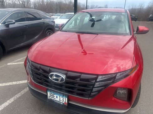 Used 2022 Hyundai Tucson SE image 3