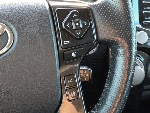 Used 2023 Toyota 4Runner TRD Off-Road Premium image 19