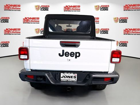 Used 2023 Jeep Gladiator Sport AWD/4WD image 15