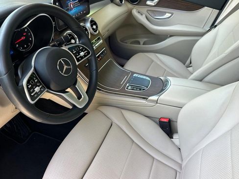 Used 2022 Mercedes-Benz GLC 300 4MATIC image 4