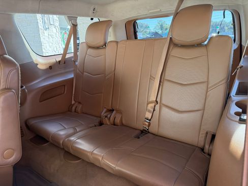 Used 2016 Cadillac Escalade ESV Platinum image 47