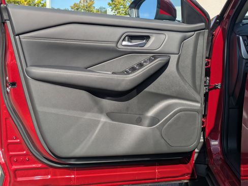 Used 2026 Nissan Rogue SV w/ SV Premium Package image 11