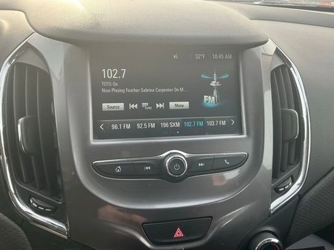 Used 2018 Chevrolet Cruze LT w/ Convenience Package image 21