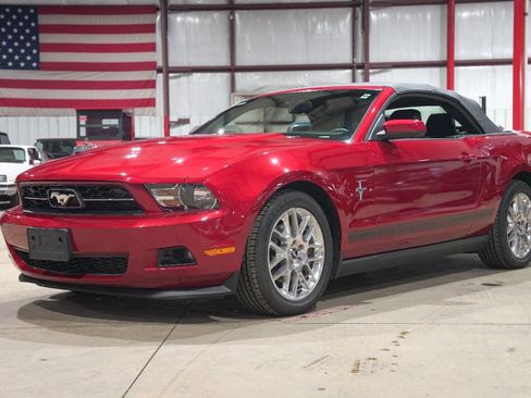 Used 2012 Ford Mustang Premium image 18
