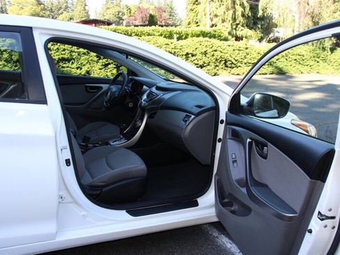 Used 2012 Hyundai Elantra GLS FWD image 14