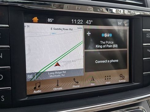 Used 2018 Lincoln Continental Select w/ Continental Climate Package image 23