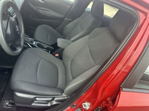 Used 2020 Toyota Corolla LE image 13